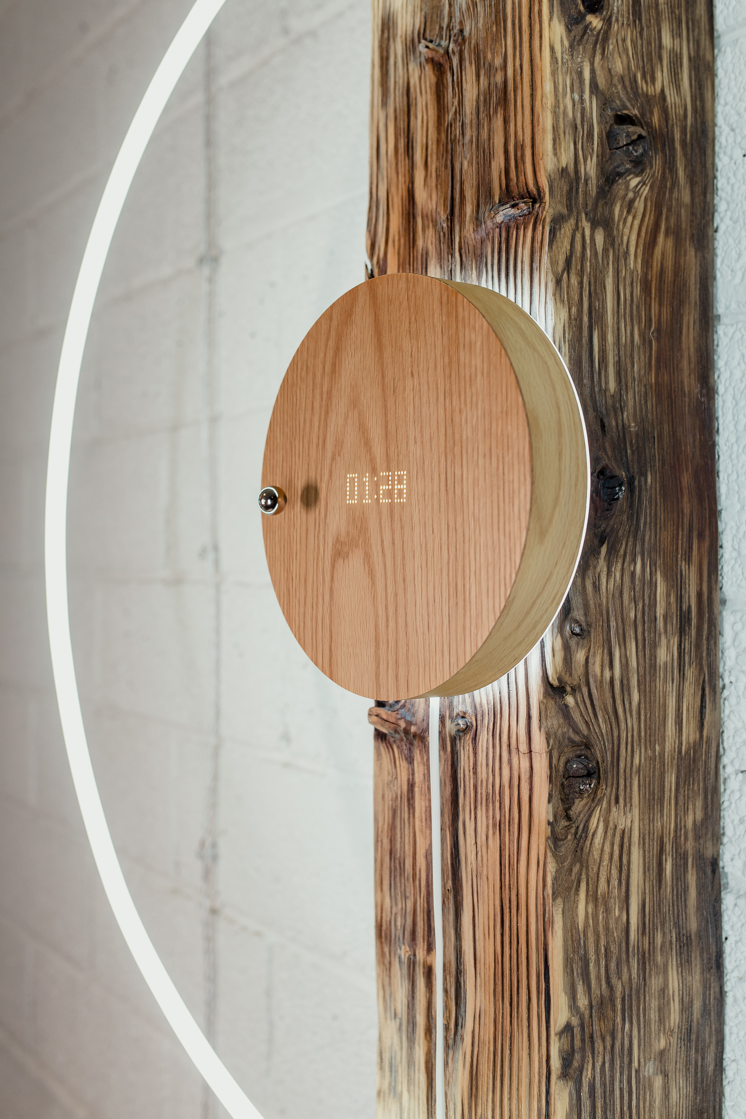FLYTE Story - Die intelligente Wanduhr