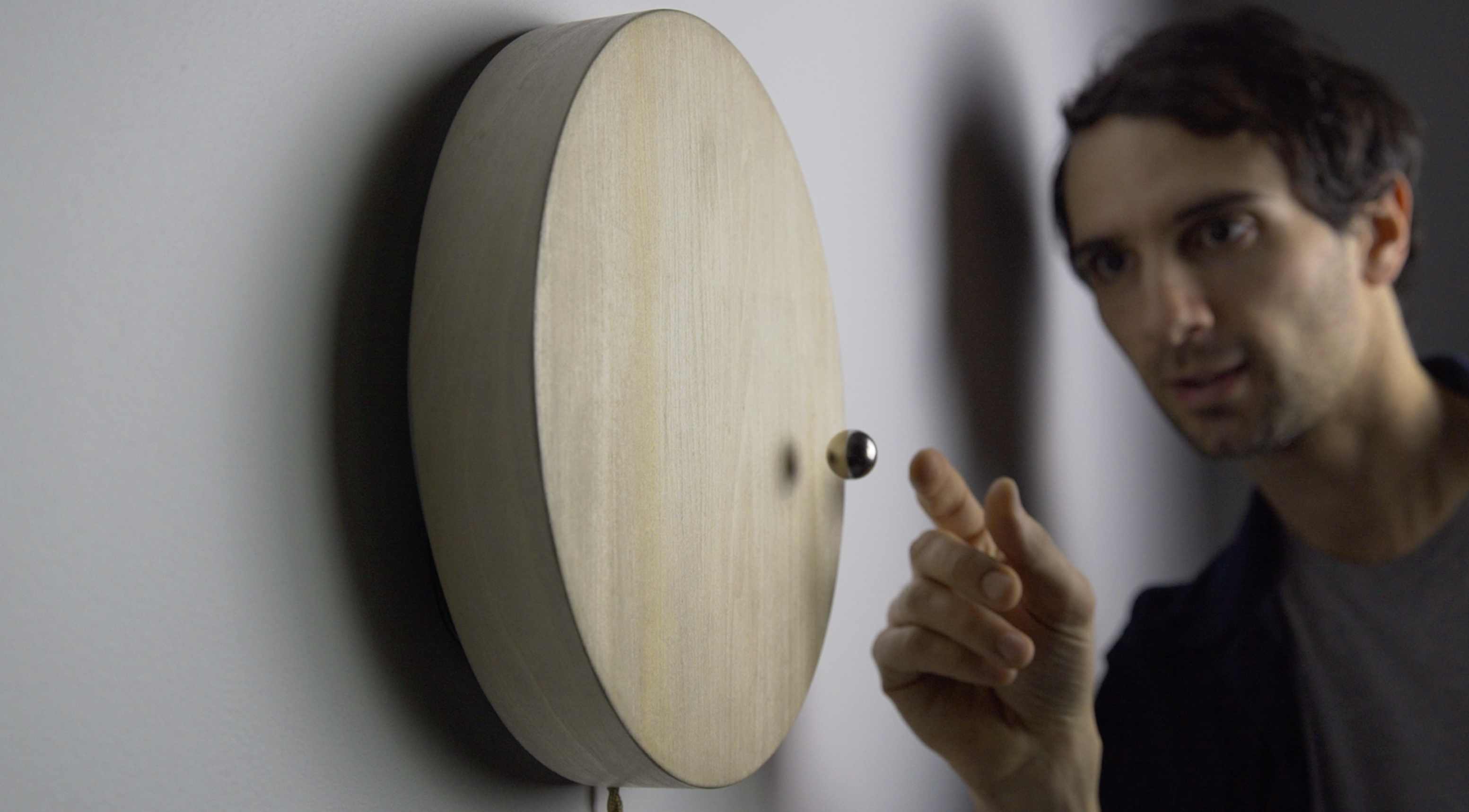 FLYTE Story - Die intelligente Wanduhr