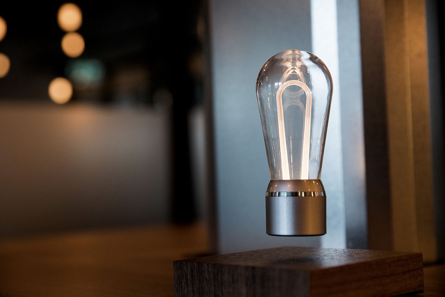 FLYTE - Die schwebende LED Leuchte Manhattan FLYTE - Die schwebende LED Leuchte Manhattan