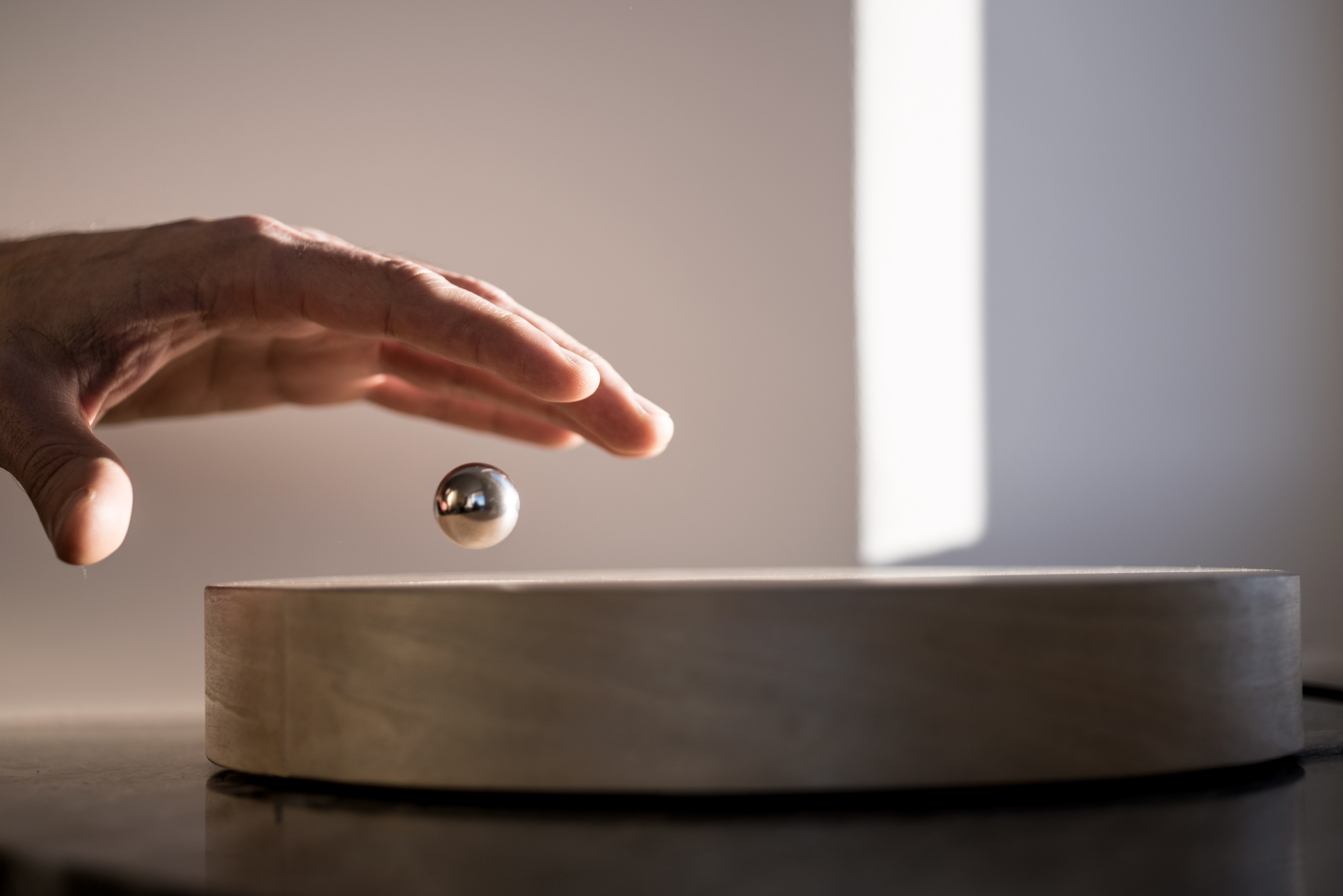 FLYTE Story - Die intelligente Wanduhr
