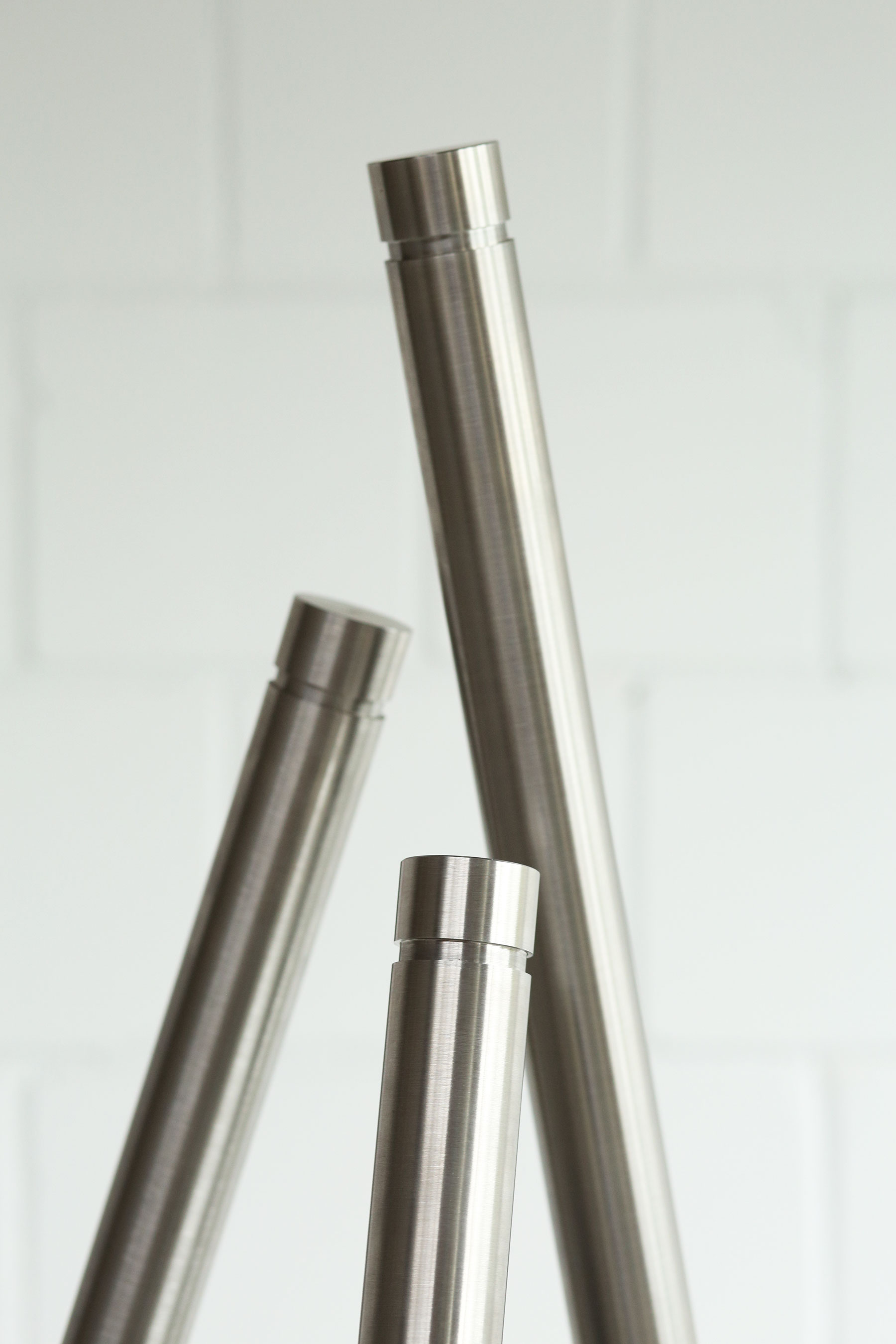WISSMANN Design TV Standfuß / Ständer Tripod Dreibein ART130 Staffelei WISSMANN Design TV Standfuß / Ständer Tripod Dreibein ART130 Staffelei